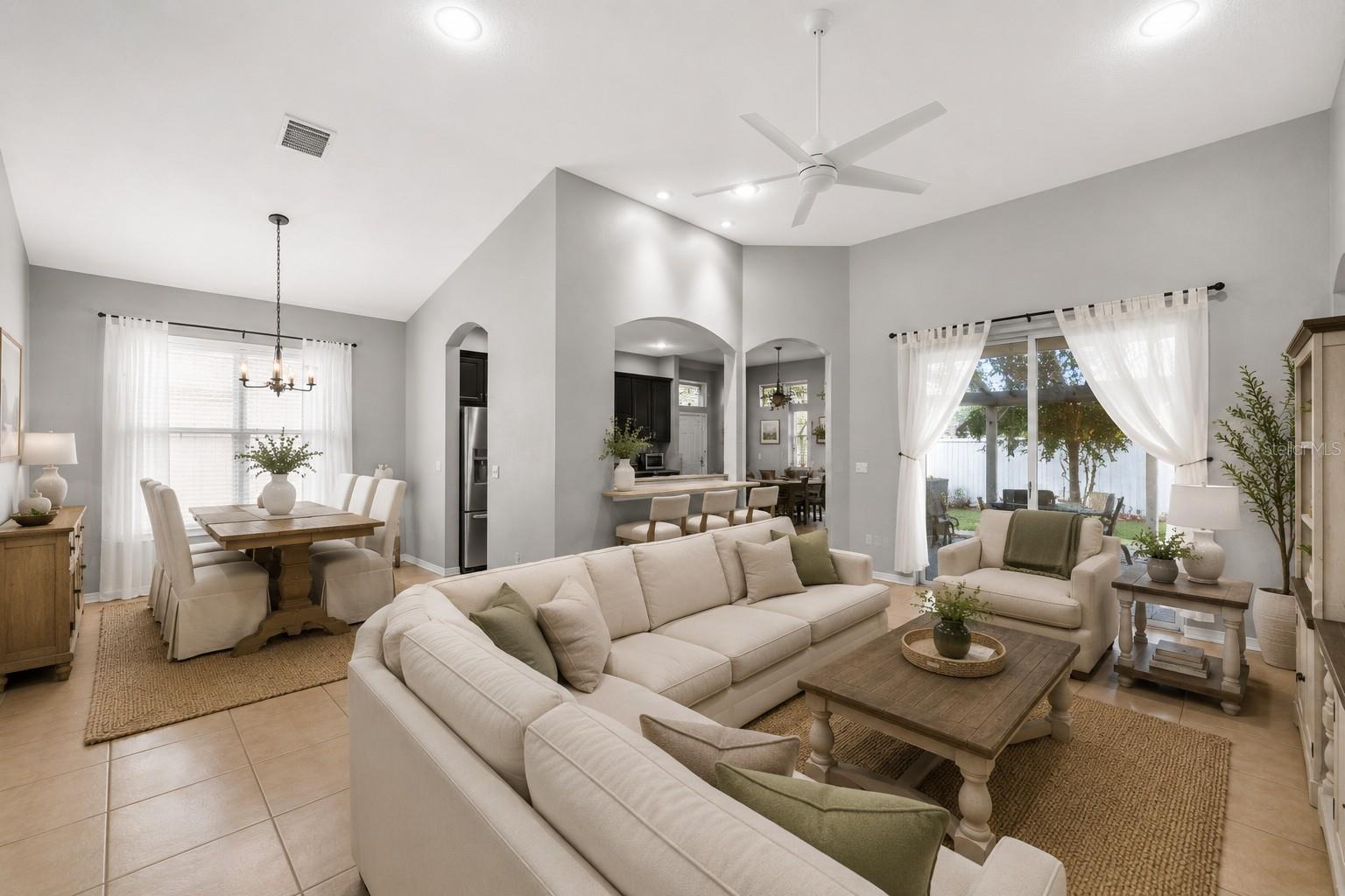 10207 Avelar Ridge Dr Property Photo 3