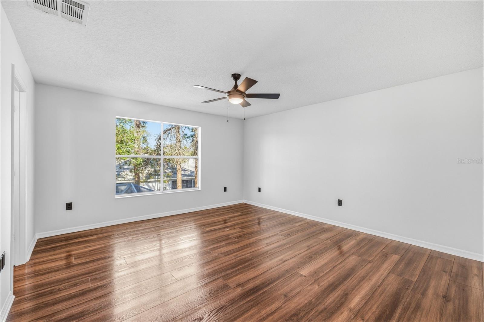 17705 Esprit Dr Property Photo 23