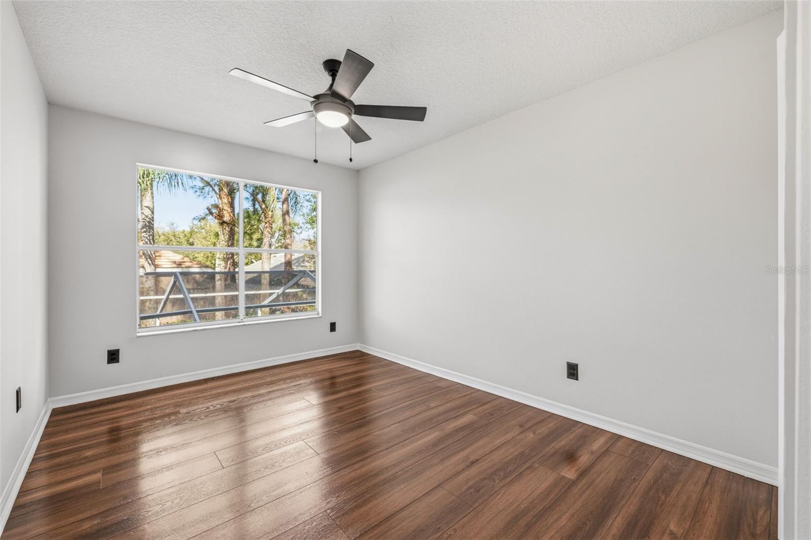 17705 Esprit Dr Property Photo 28