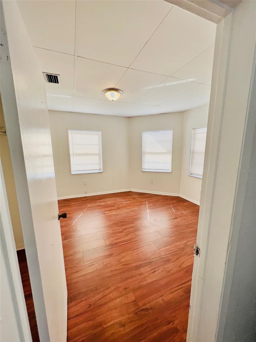 2507 Armenia Property Photo 3