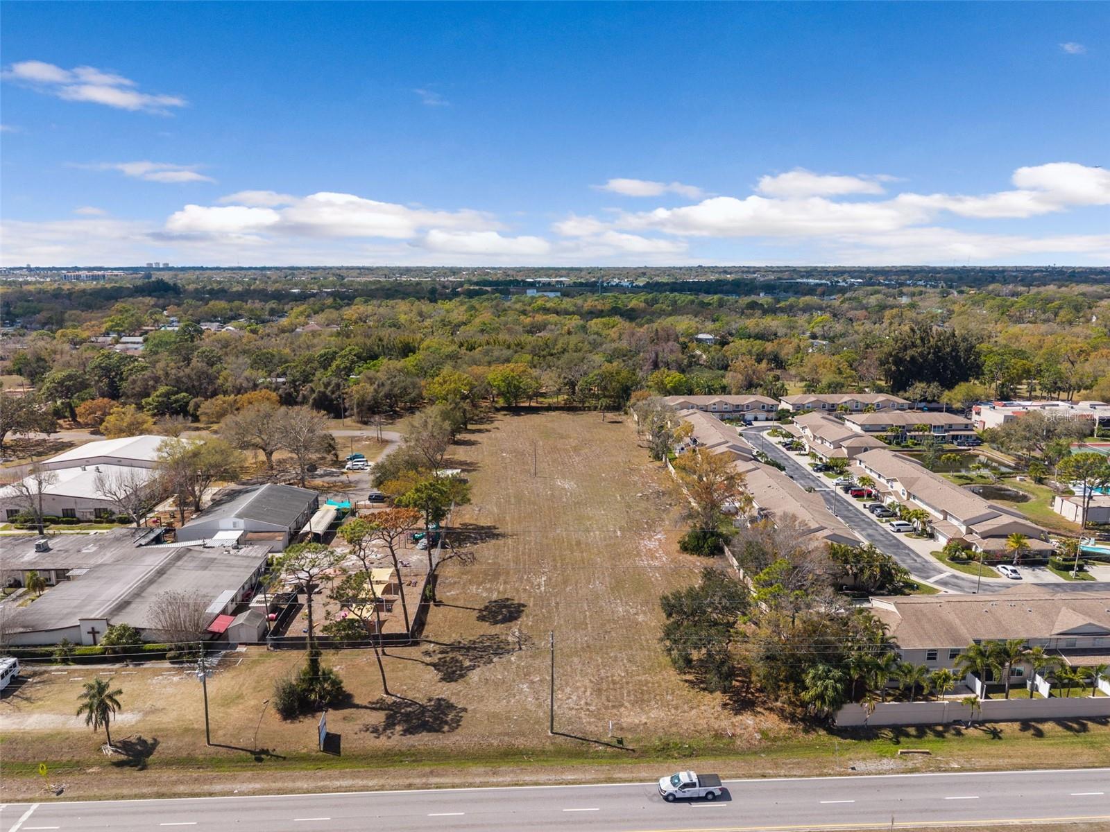 9530 Starkey Rd Property Photo 2