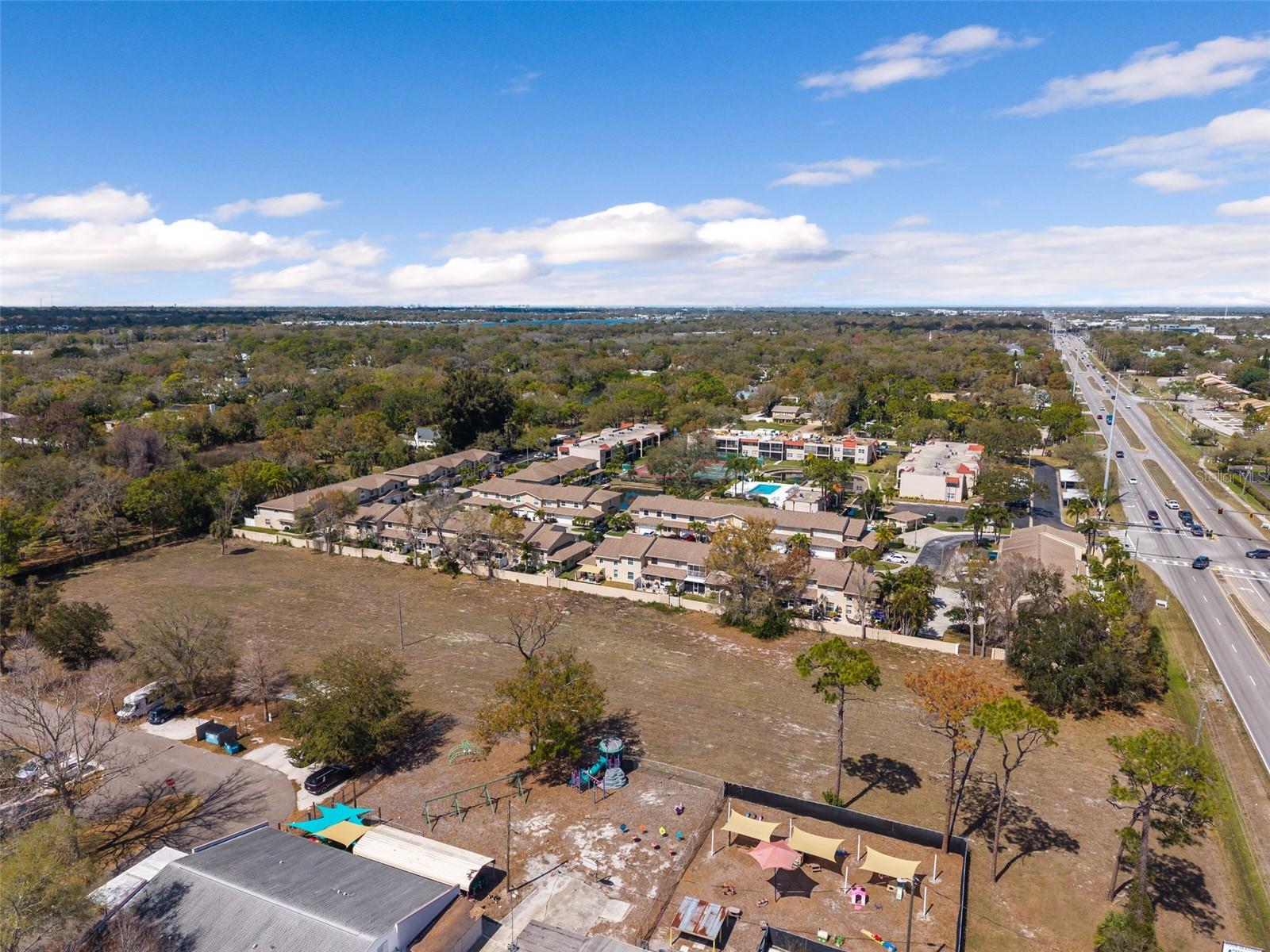 9530 Starkey Rd Property Photo 3