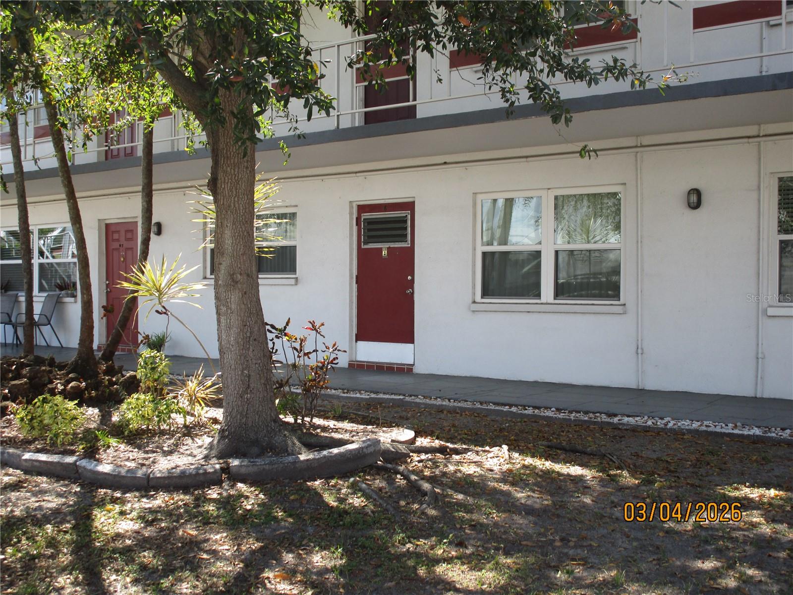 5920 18th St N #8 Property Photo 1