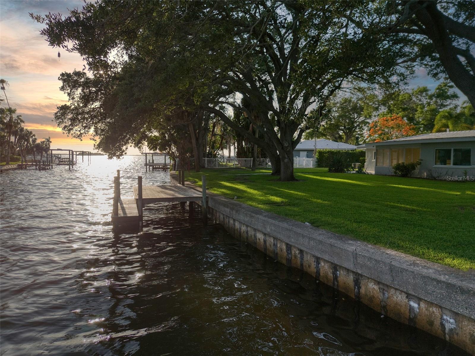 5 SHORE DR Property Photo 1