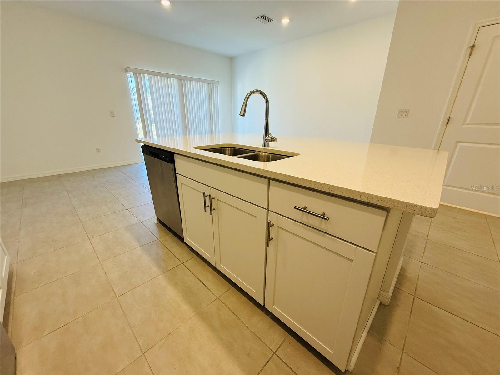 2264 Paravane Way Property Photo 8