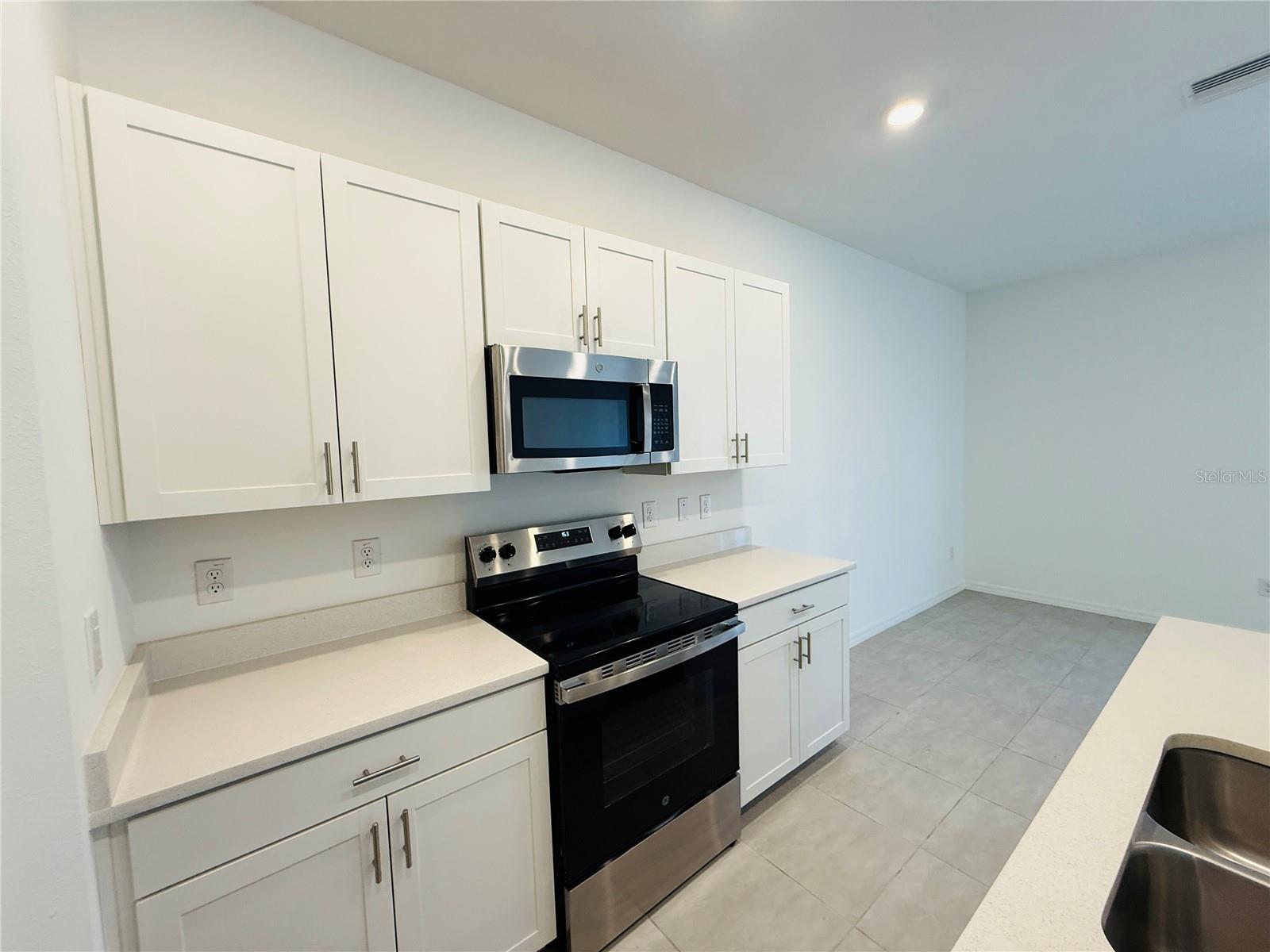 2264 Paravane Way Property Photo 10