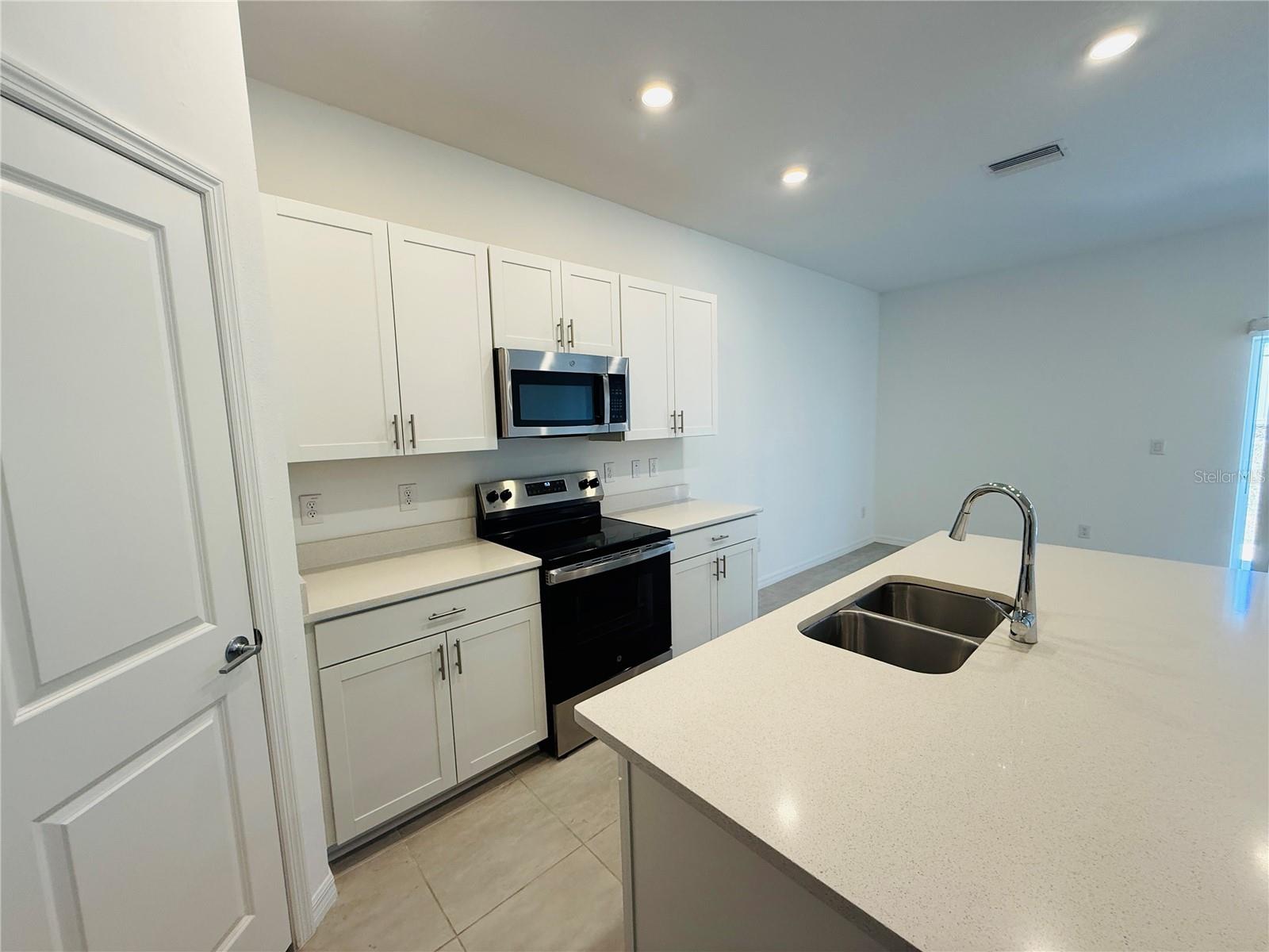 2264 Paravane Way Property Photo 11