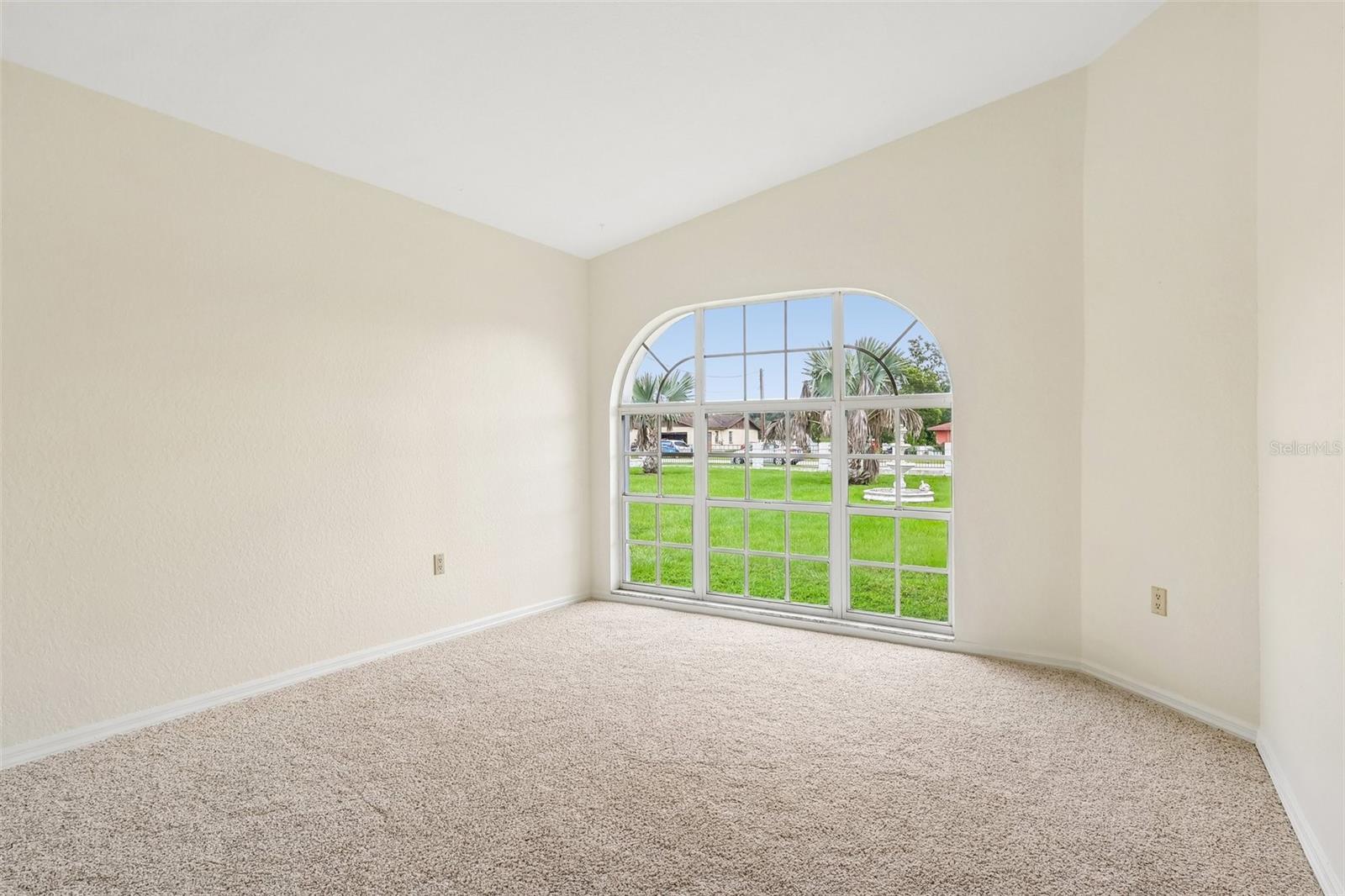 7026 Pinehaven Dr Property Photo 5