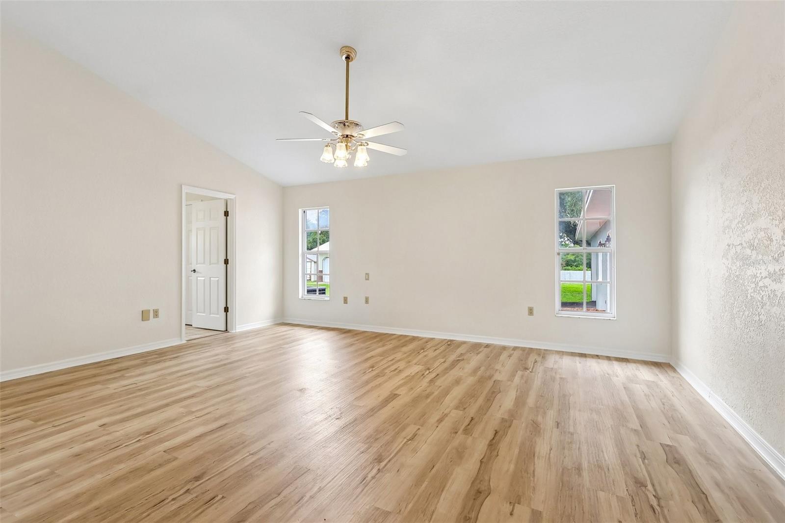 7026 Pinehaven Dr Property Photo 24