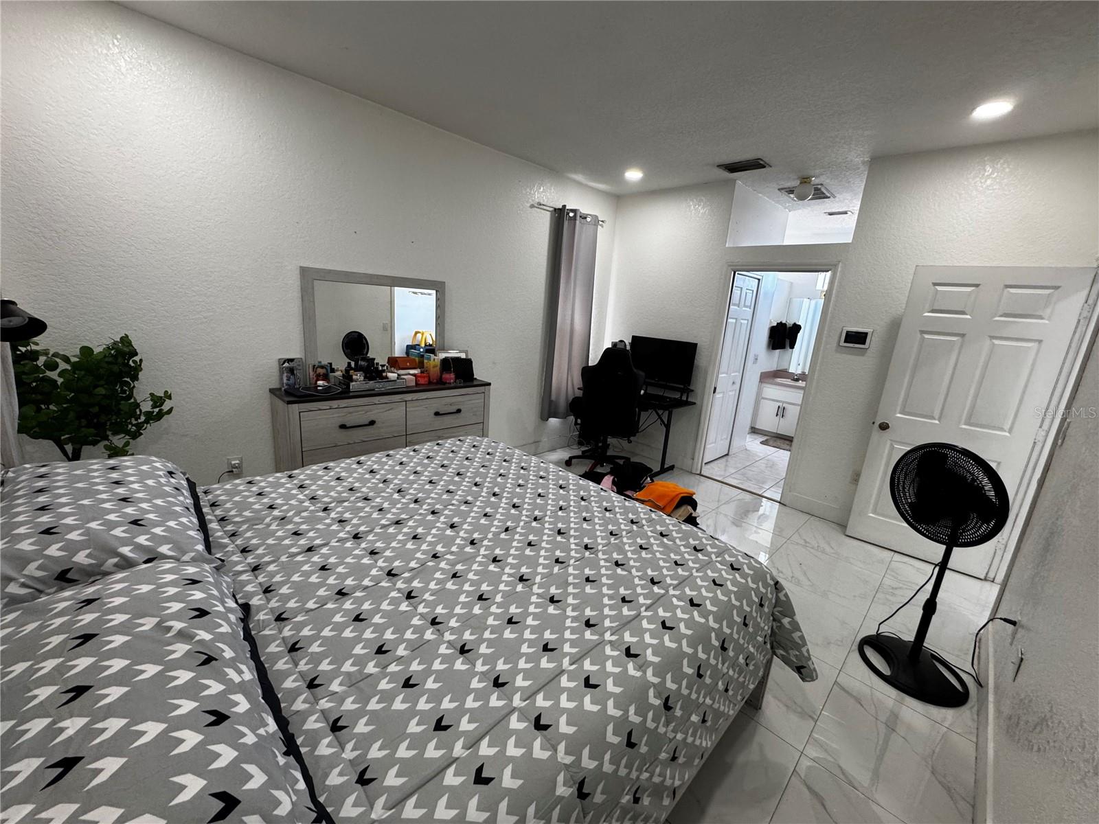 10130 Spring Hill Dr Property Photo 14