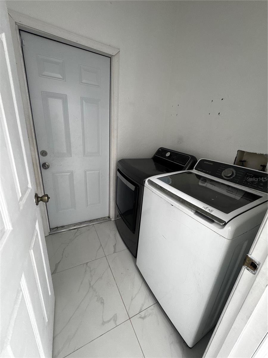 10130 Spring Hill Dr Property Photo 20