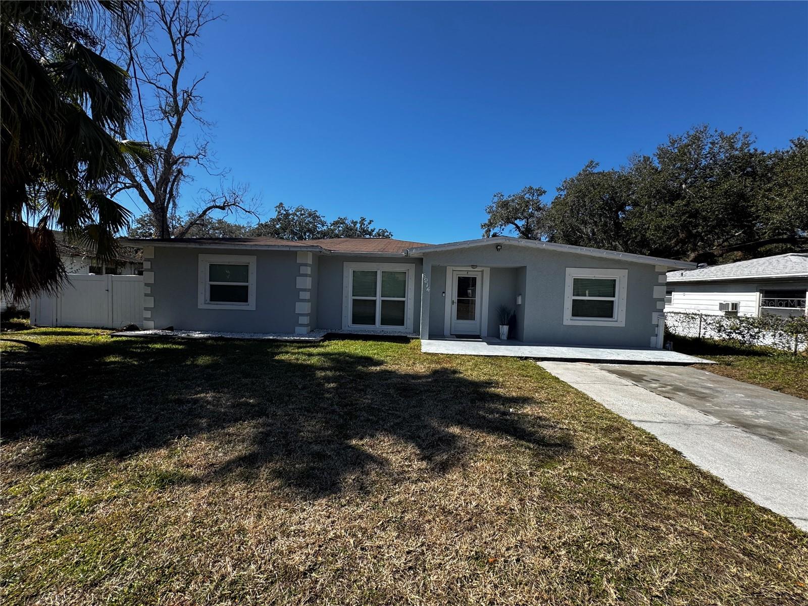 6914 N Ola Ave Property Photo 1