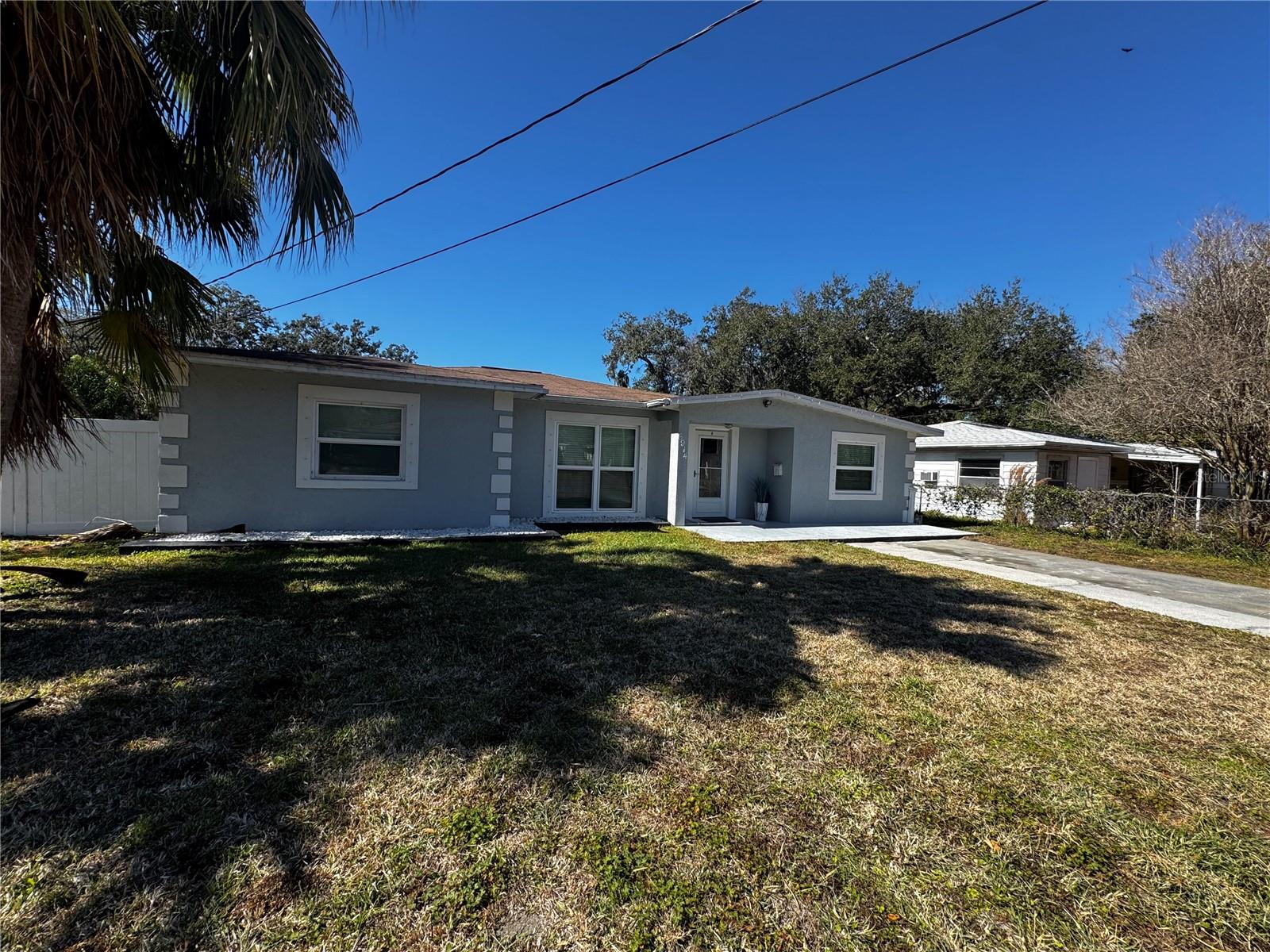 6914 N Ola Ave Property Photo 2