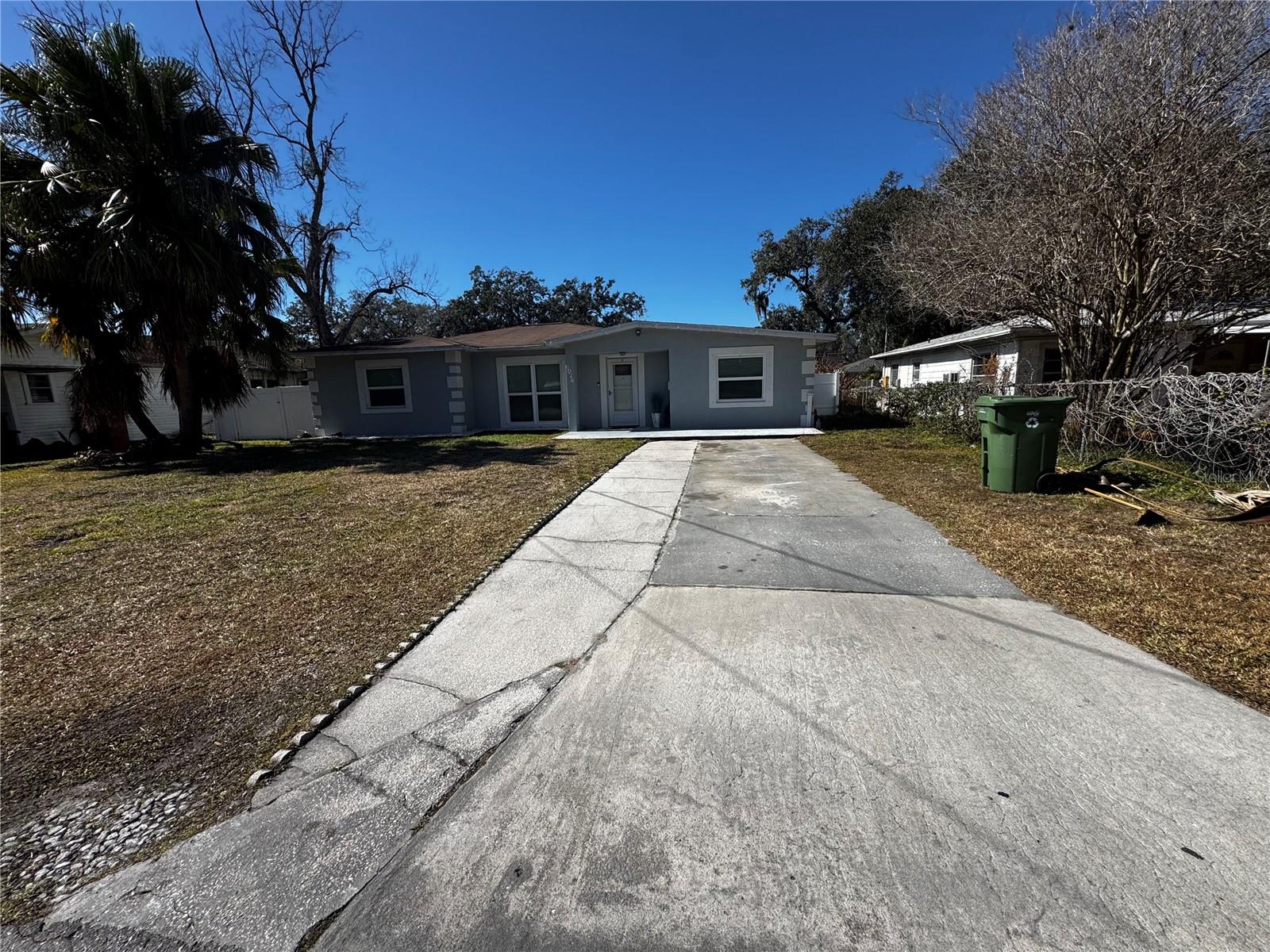 6914 N Ola Ave Property Photo 4