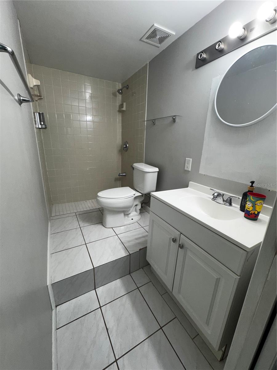 6914 N Ola Ave Property Photo 24