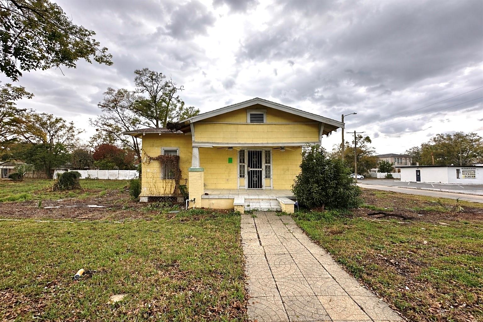 3210 N Tampa St Property Photo 1