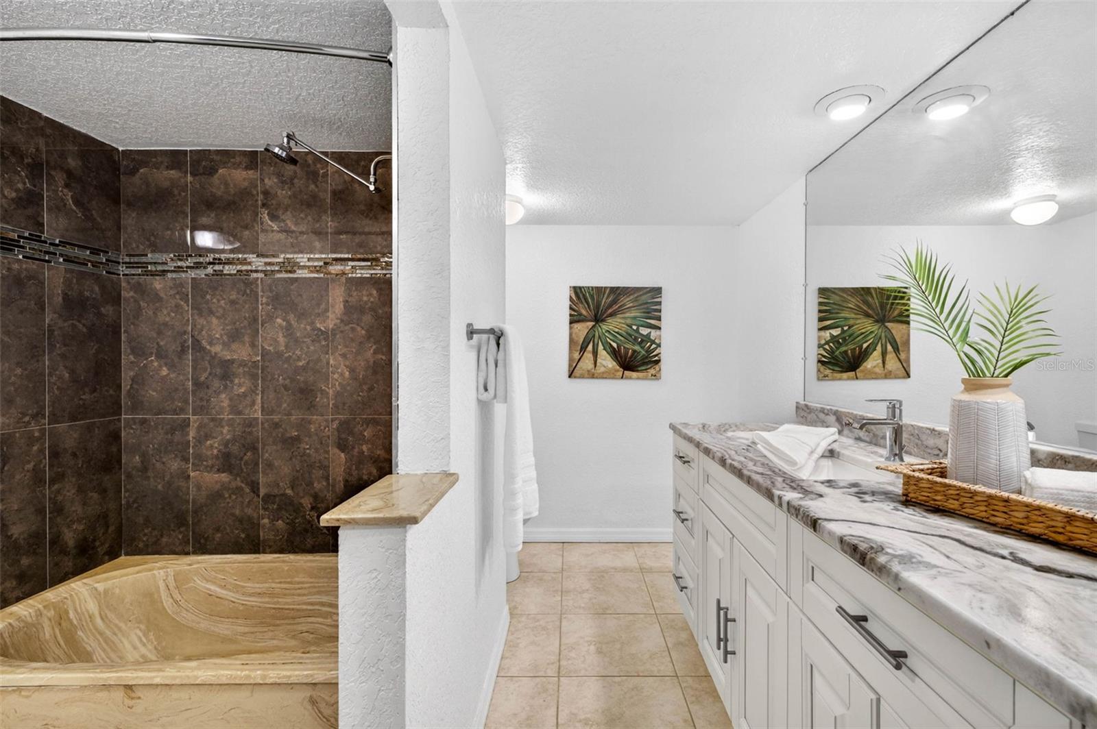 9342 Tradewinds Ave Property Photo 10
