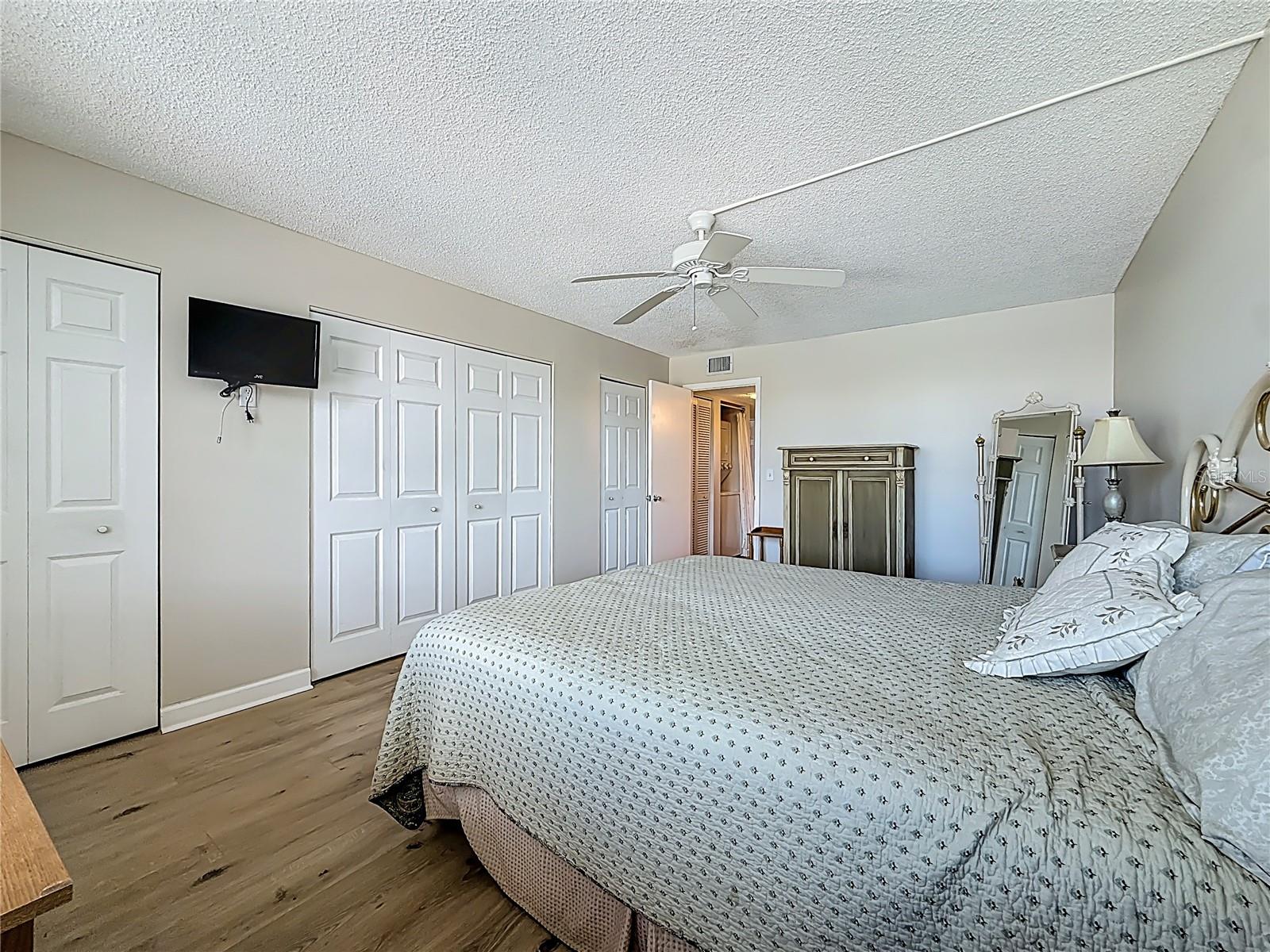 7401 Bay Island Dr S #232 Property Photo 19