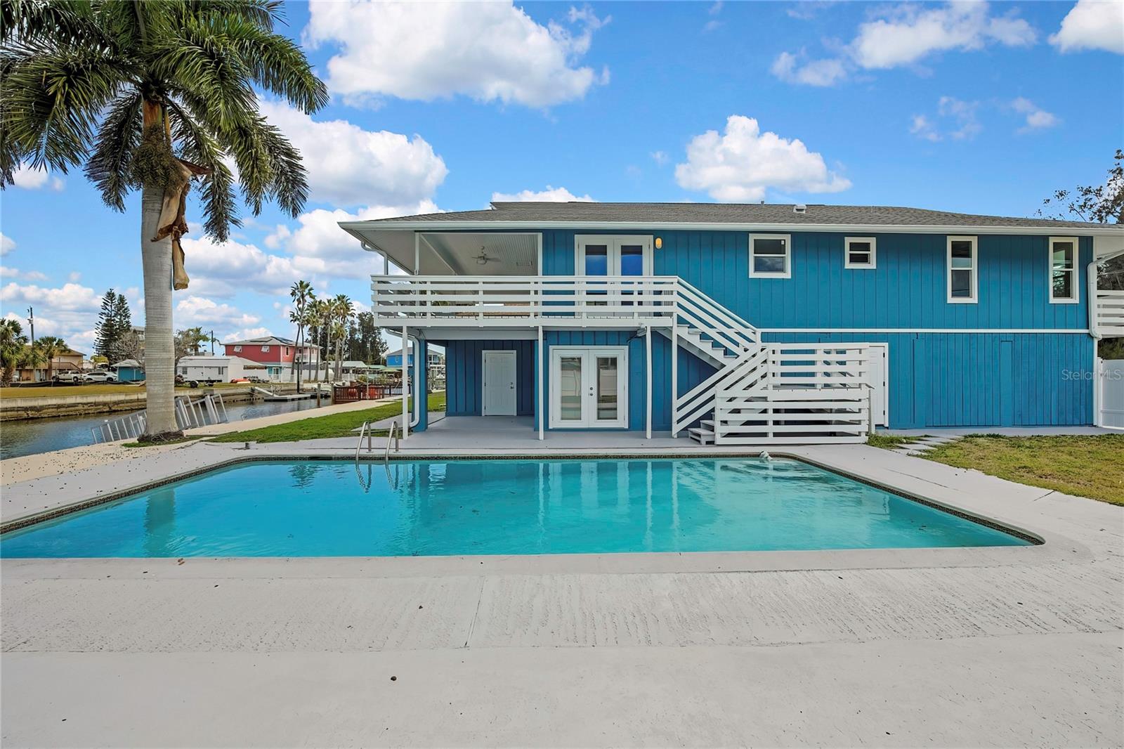 6703 Seaview Blvd Property Photo 2