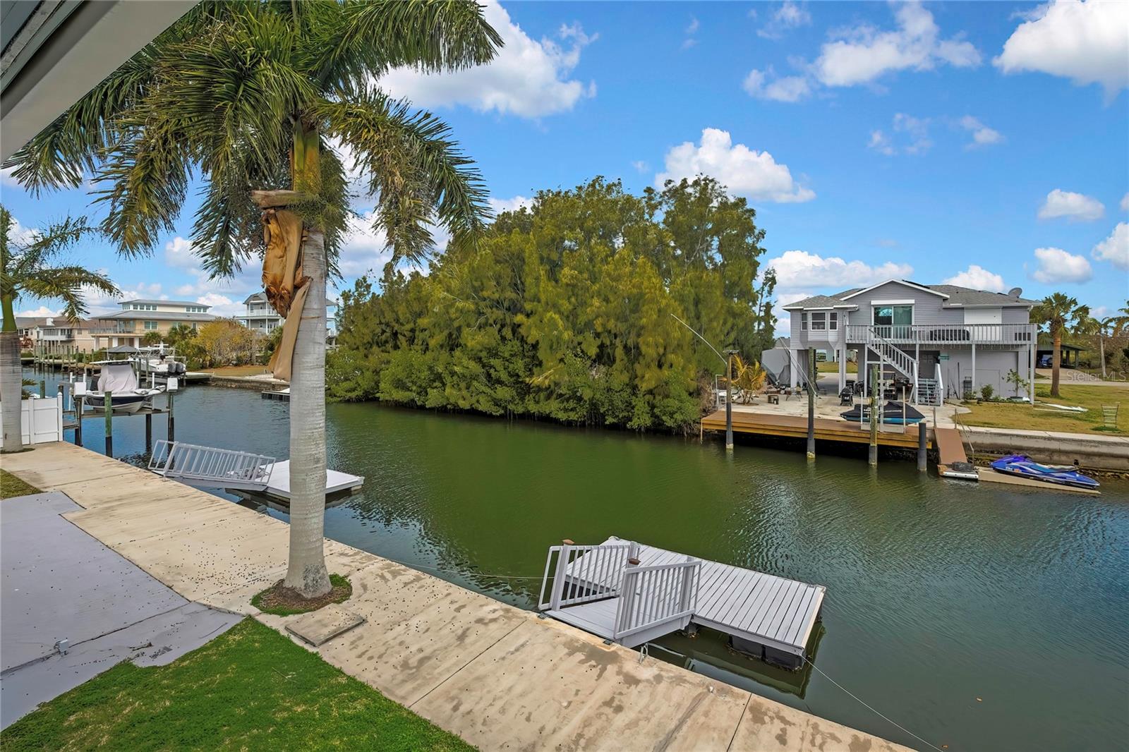 6703 Seaview Blvd Property Photo 3