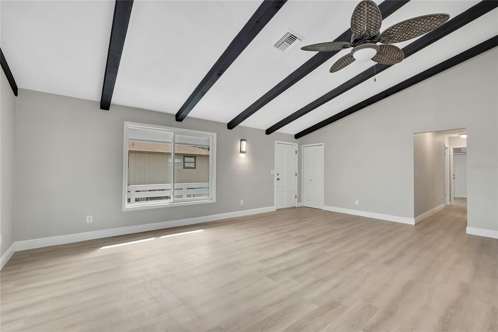 6703 Seaview Blvd Property Photo 7