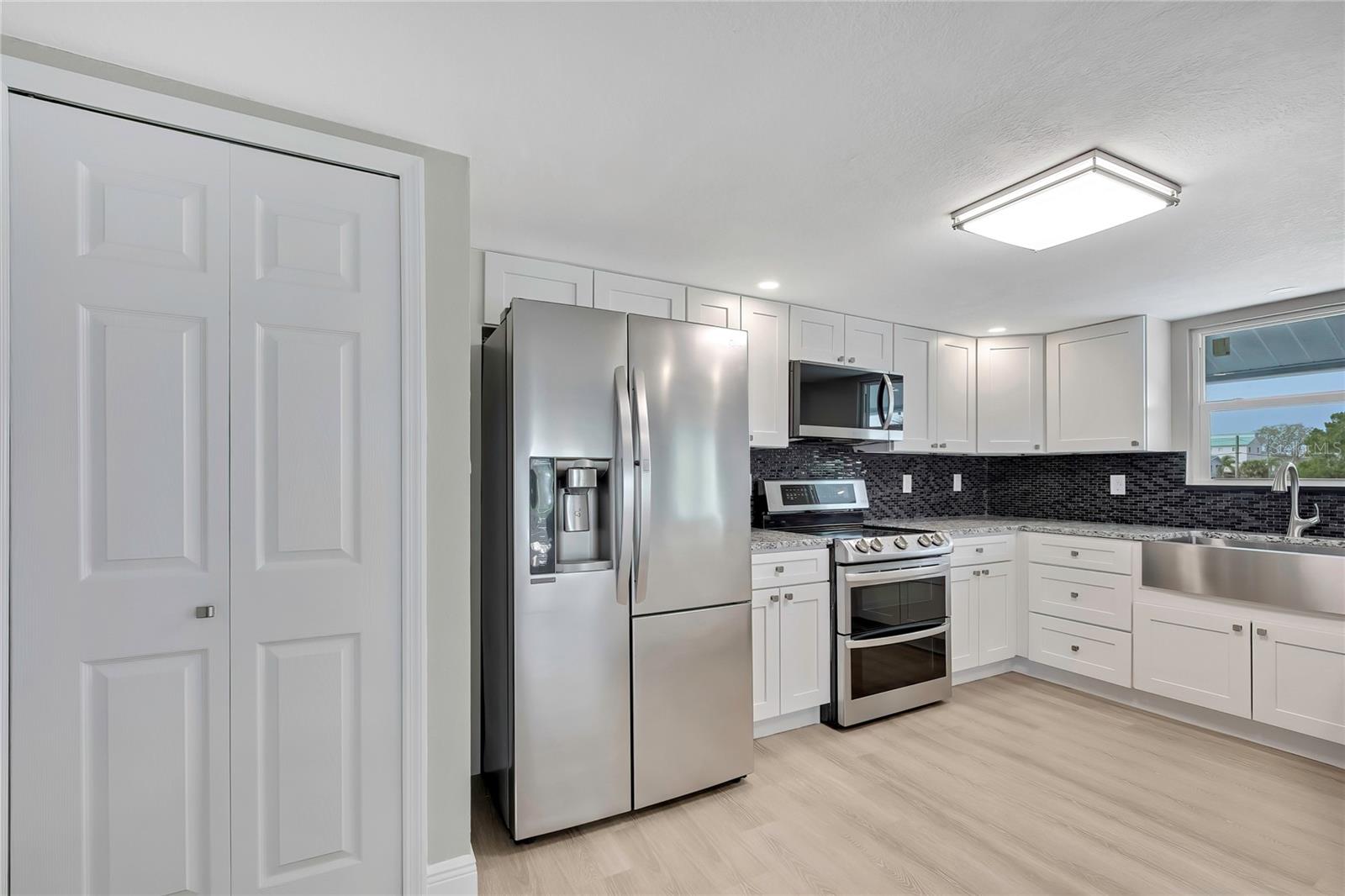 6703 Seaview Blvd Property Photo 14