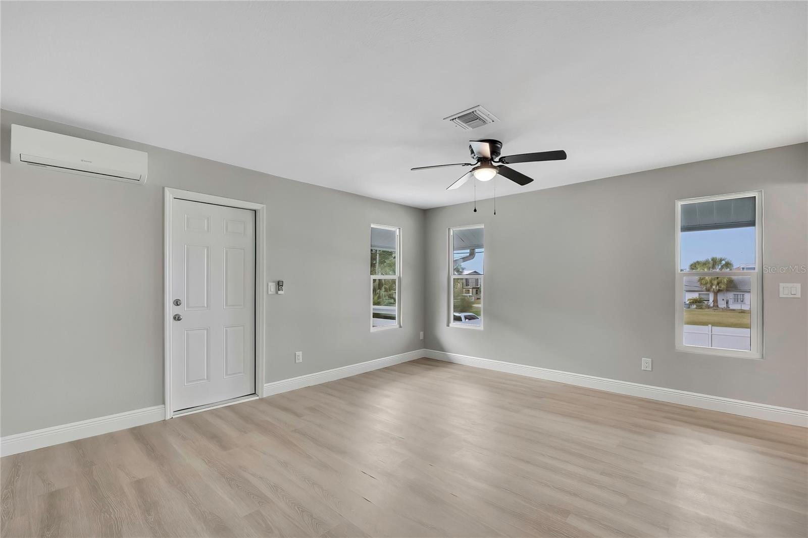 6703 Seaview Blvd Property Photo 18