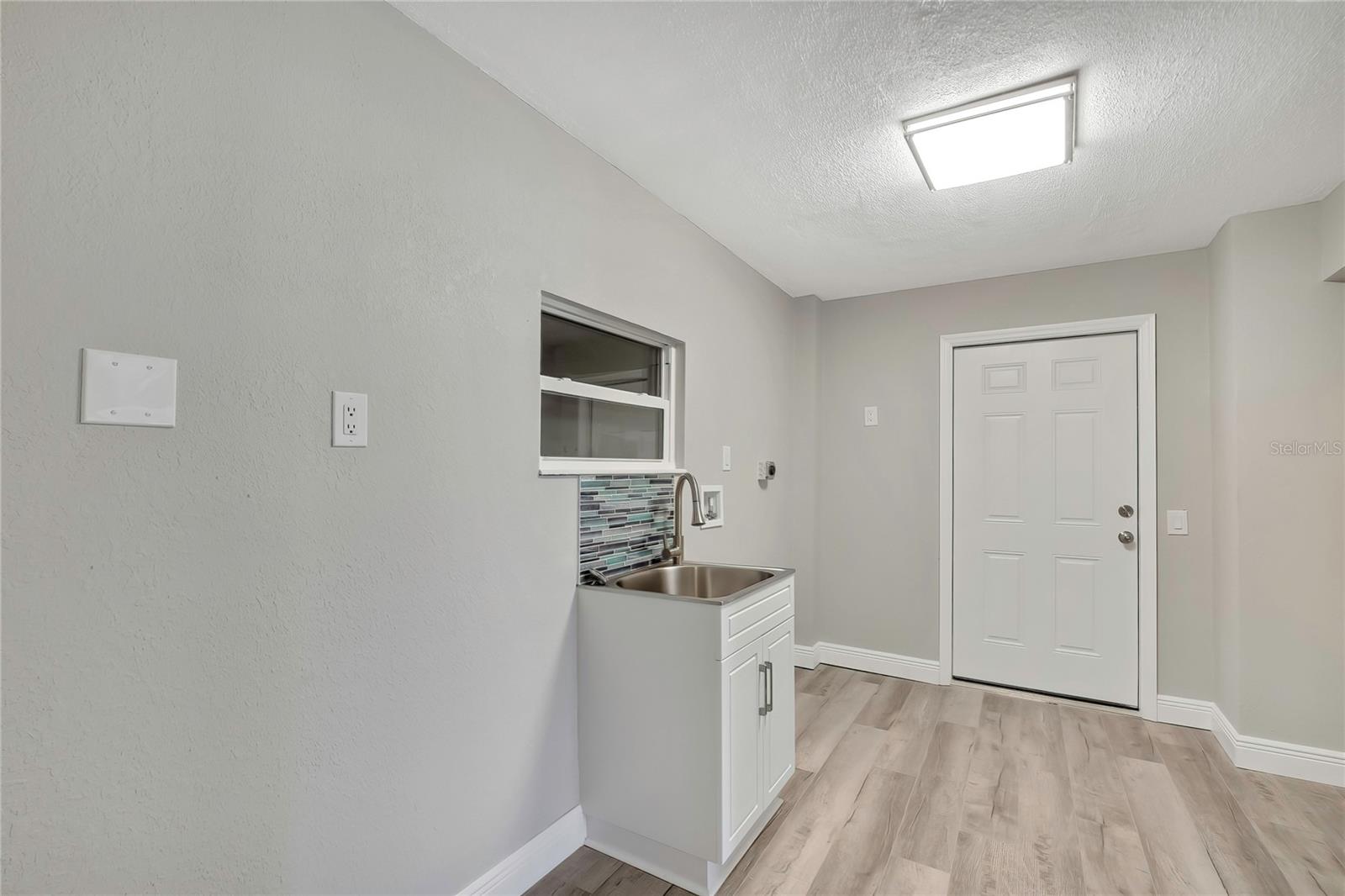 6703 Seaview Blvd Property Photo 65