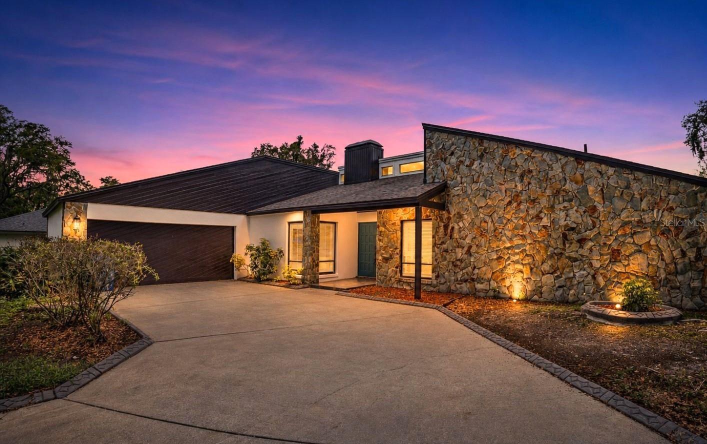 3033 WISTER CIR Property Photo 1