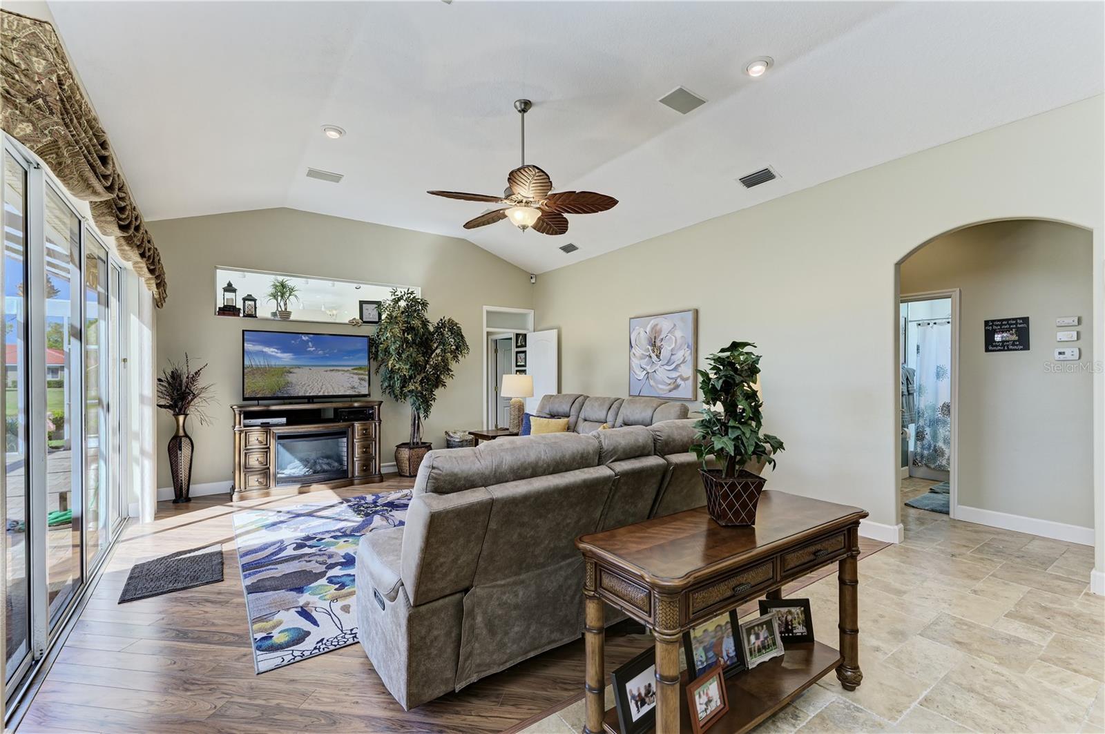 8315 Eagle Xing Property Photo 9
