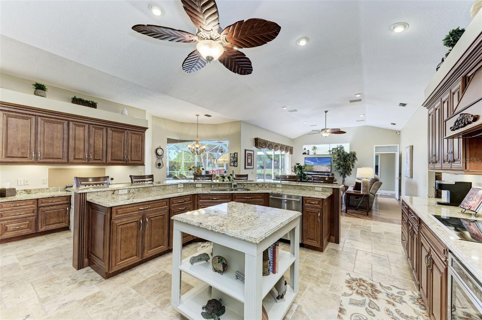 8315 Eagle Xing Property Photo 25