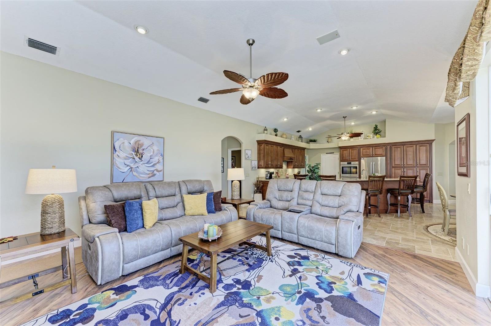 8315 Eagle Xing Property Photo 28