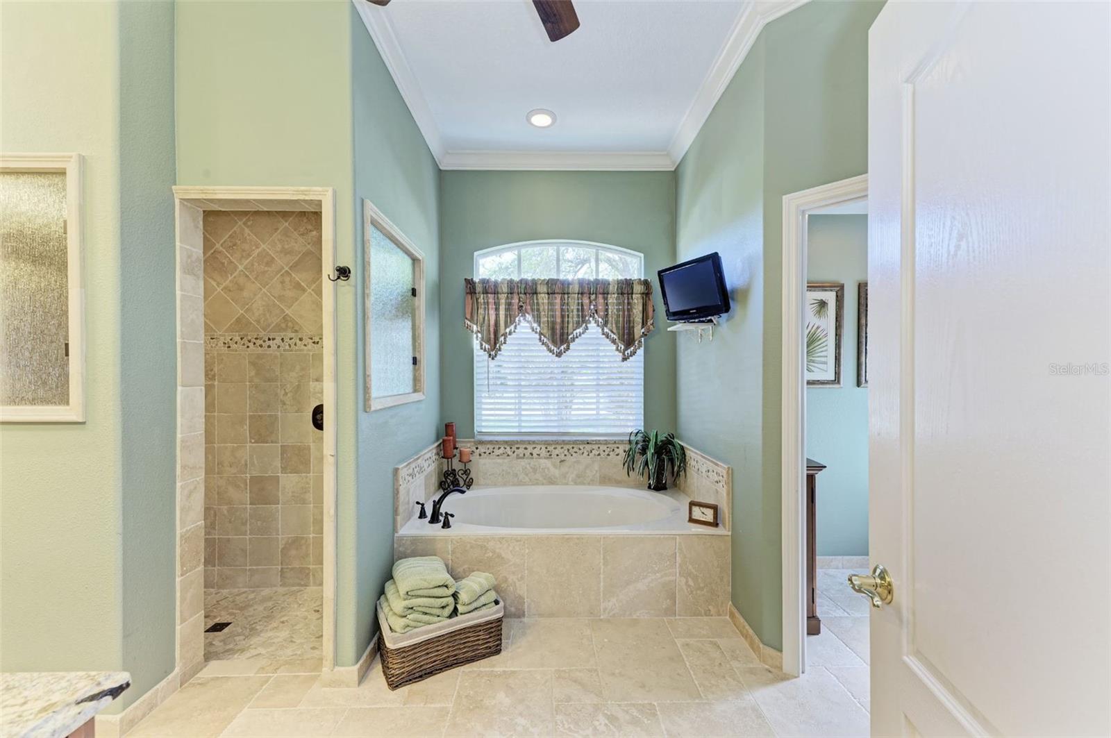 8315 Eagle Xing Property Photo 37