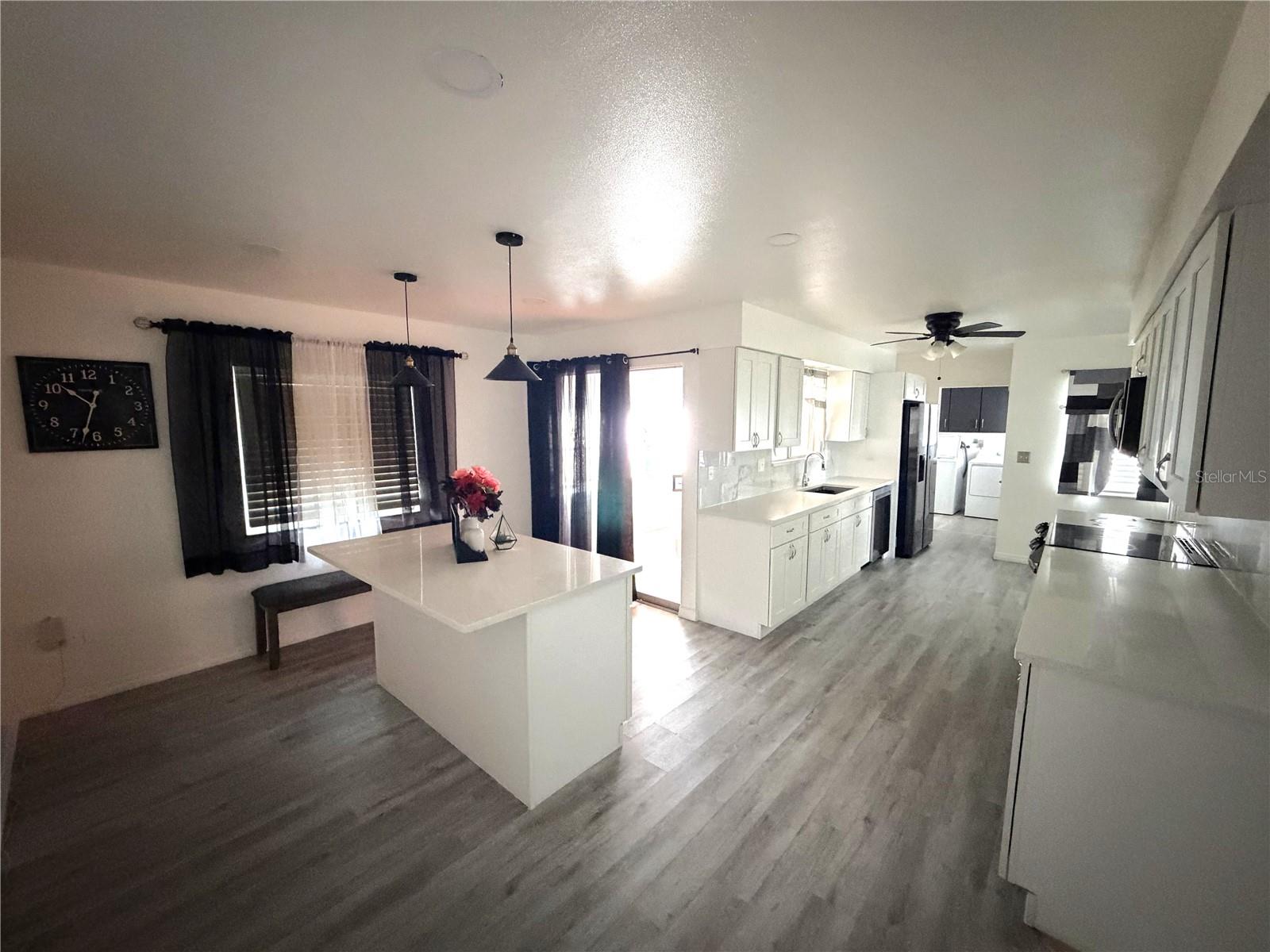 1205 Hacienda Dr Property Photo 4