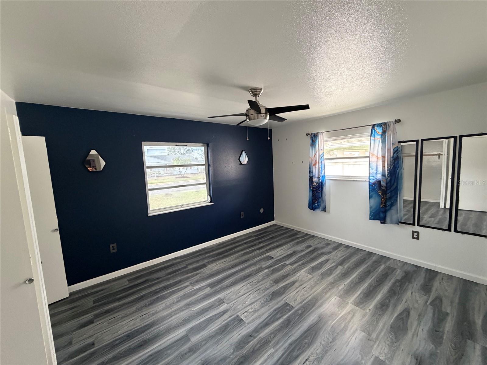 1205 Hacienda Dr Property Photo 6