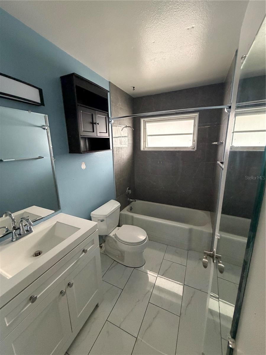 1205 Hacienda Dr Property Photo 7