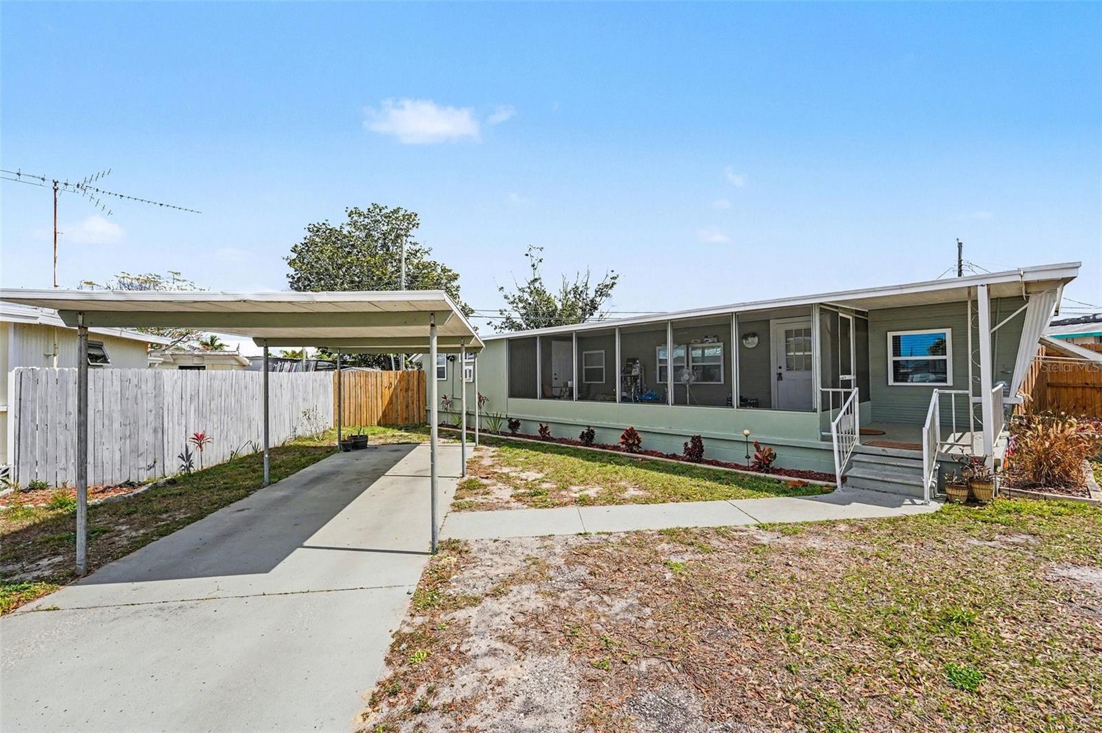 1922 Lullaby Dr Property Photo 1