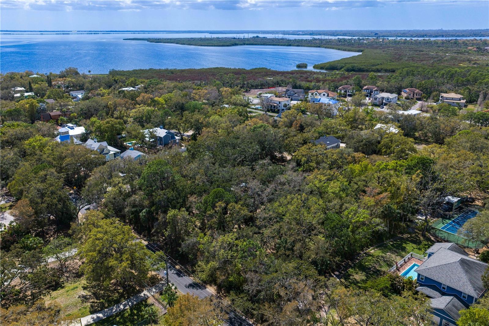 8004 Bay Dr Property Photo 1