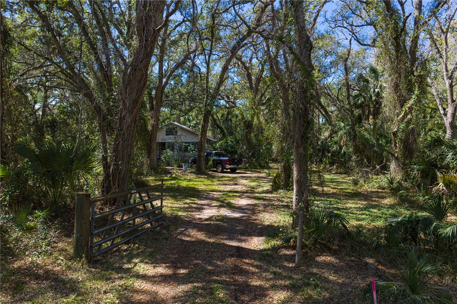 8004 Bay Dr Property Photo 3