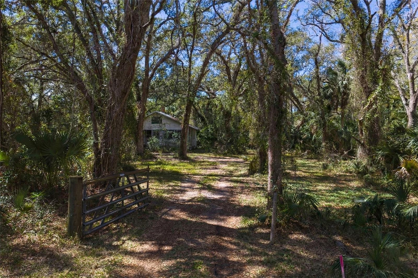 8004 Bay Dr Property Photo 6