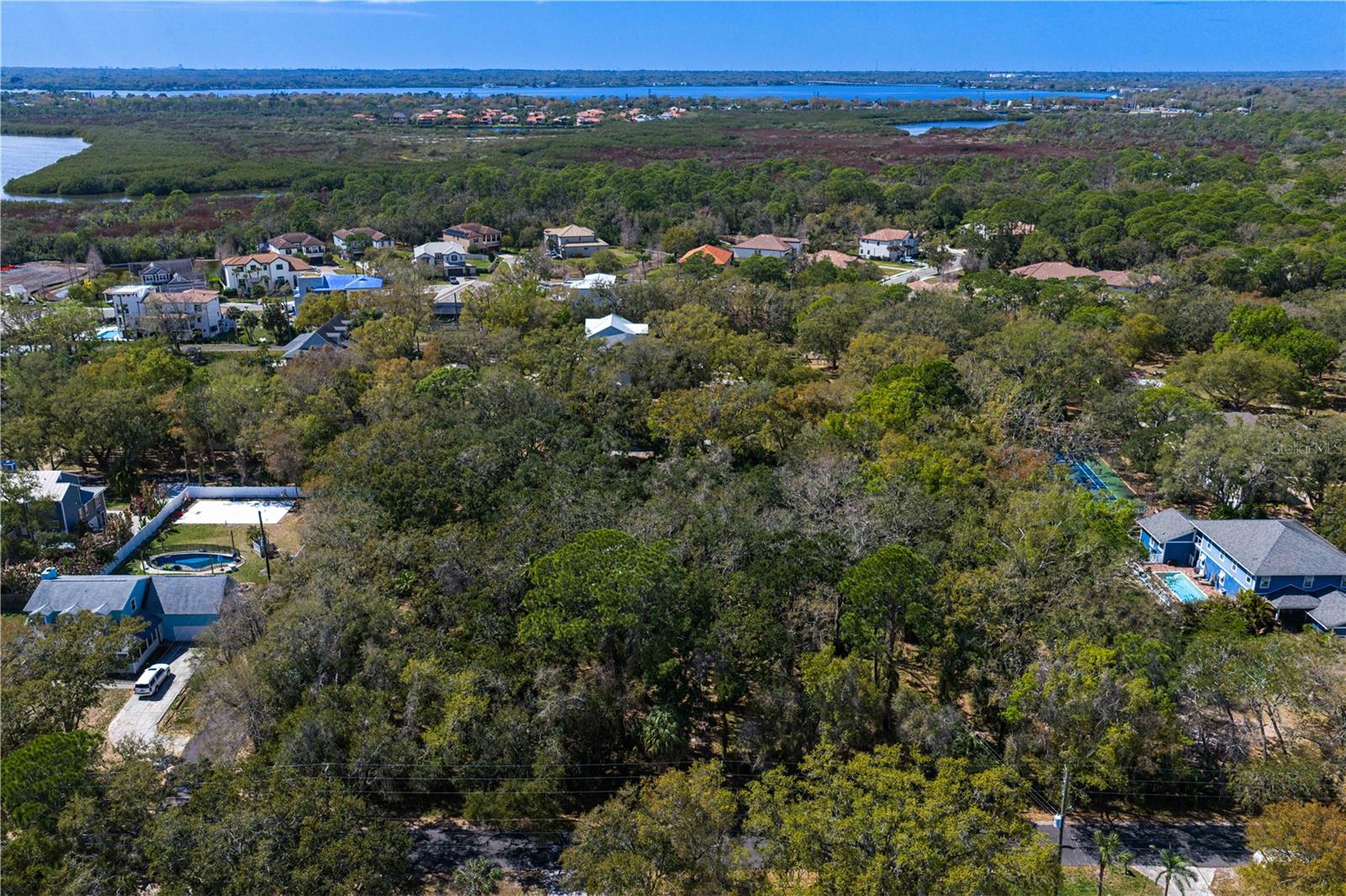 8004 Bay Dr Property Photo 16