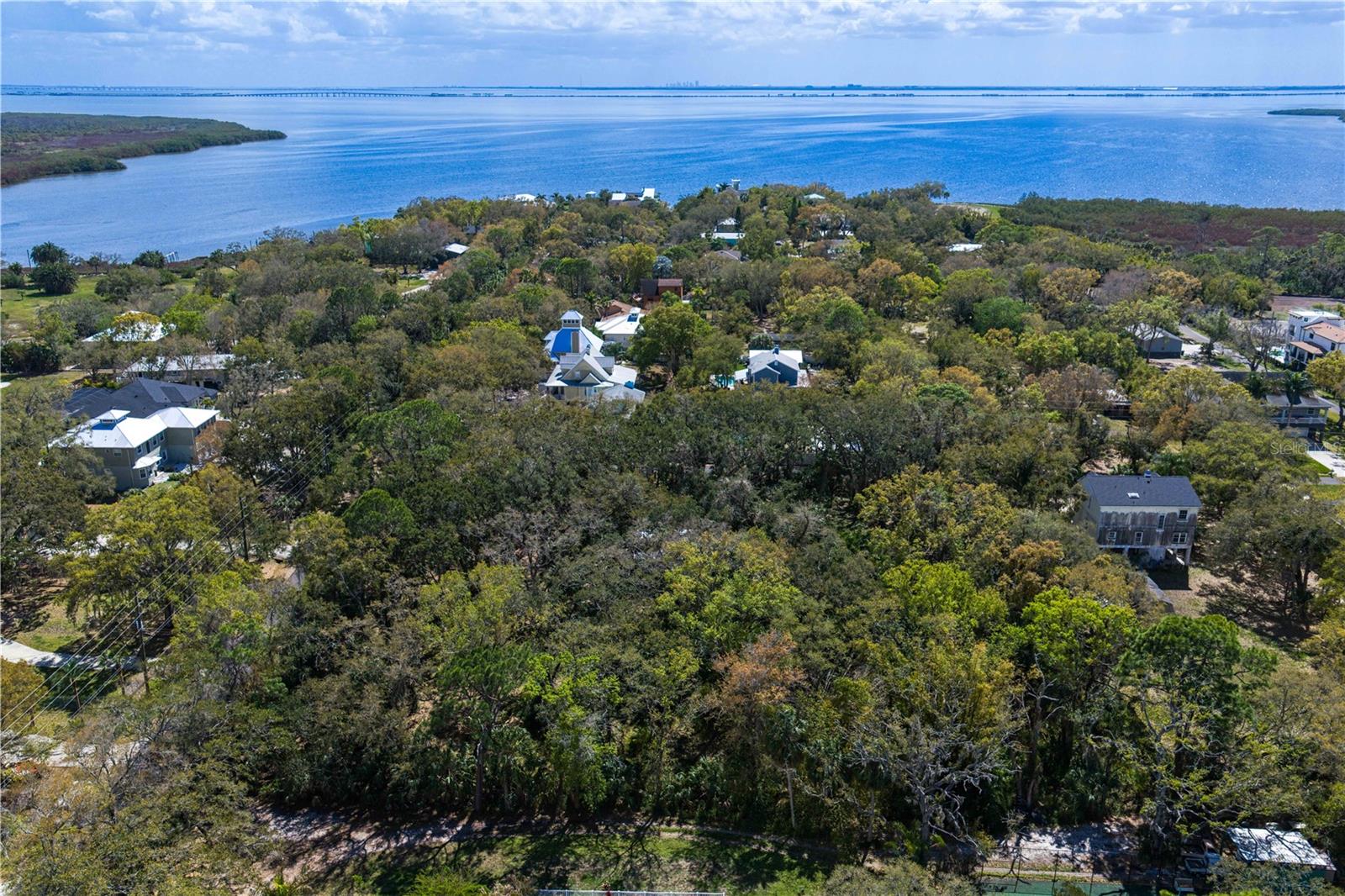 8004 Bay Dr Property Photo 17