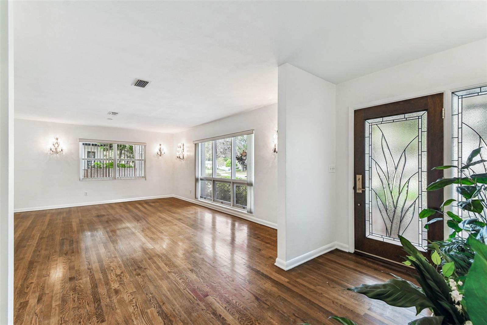 4508 Henderson Blvd Property Photo 5