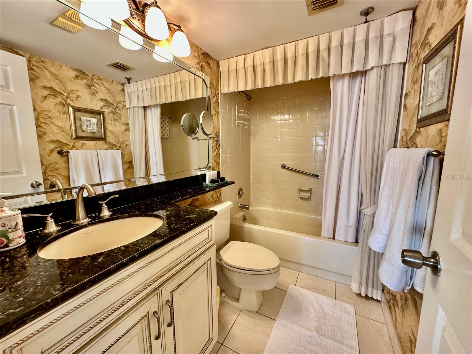 15462 Gulf Blvd #501 Property Photo 16