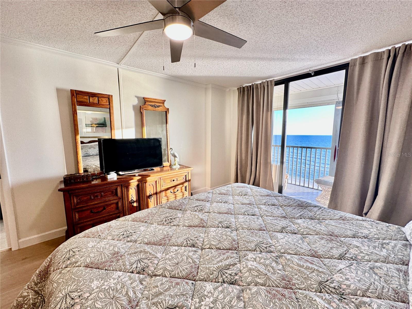 15462 Gulf Blvd #501 Property Photo 17