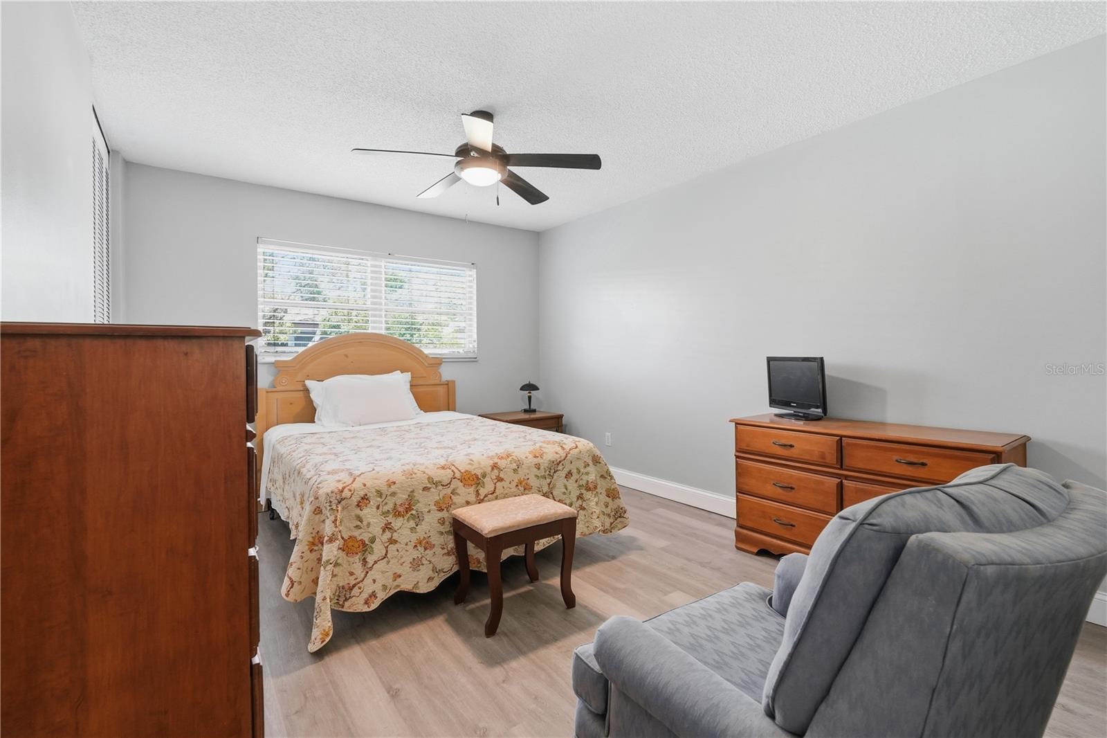 2750 E Bay Dr #14e Property Photo 24