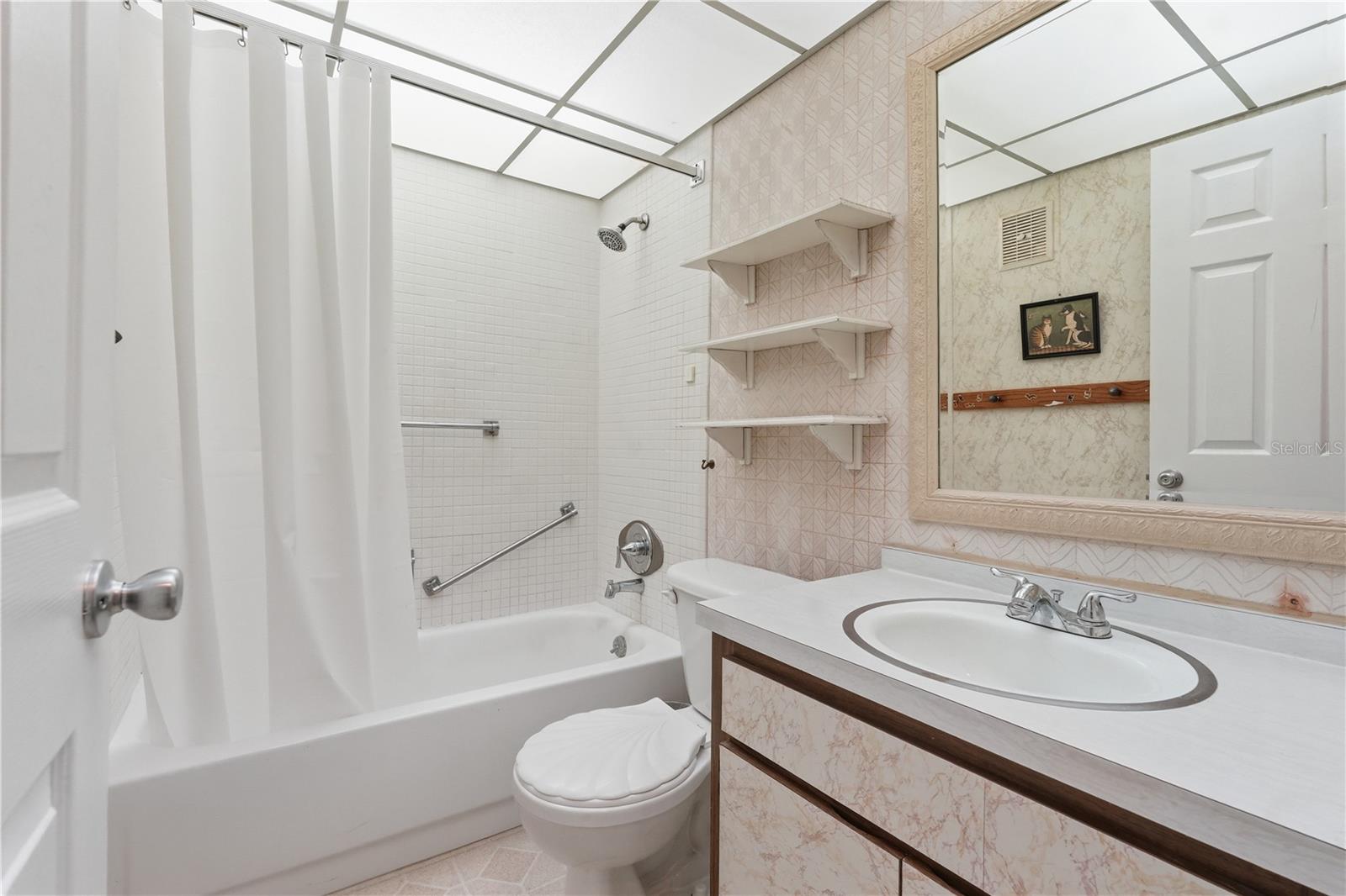2750 E Bay Dr #14e Property Photo 28