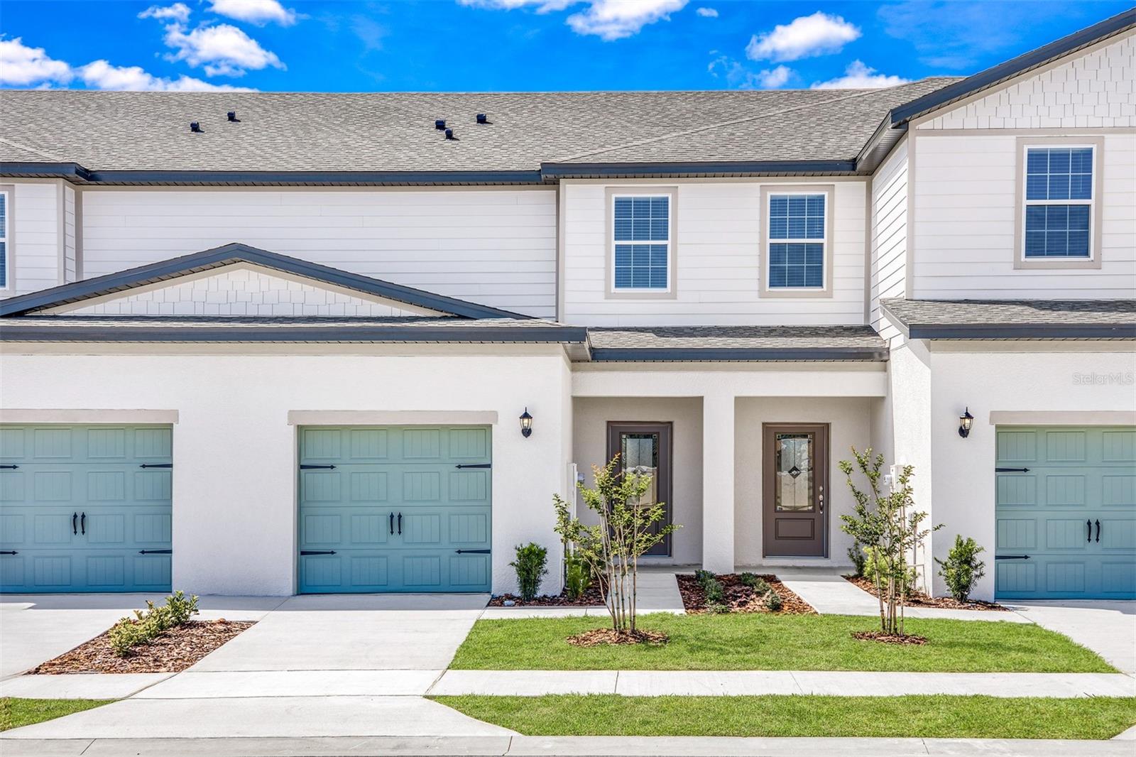 696 POPPY LN