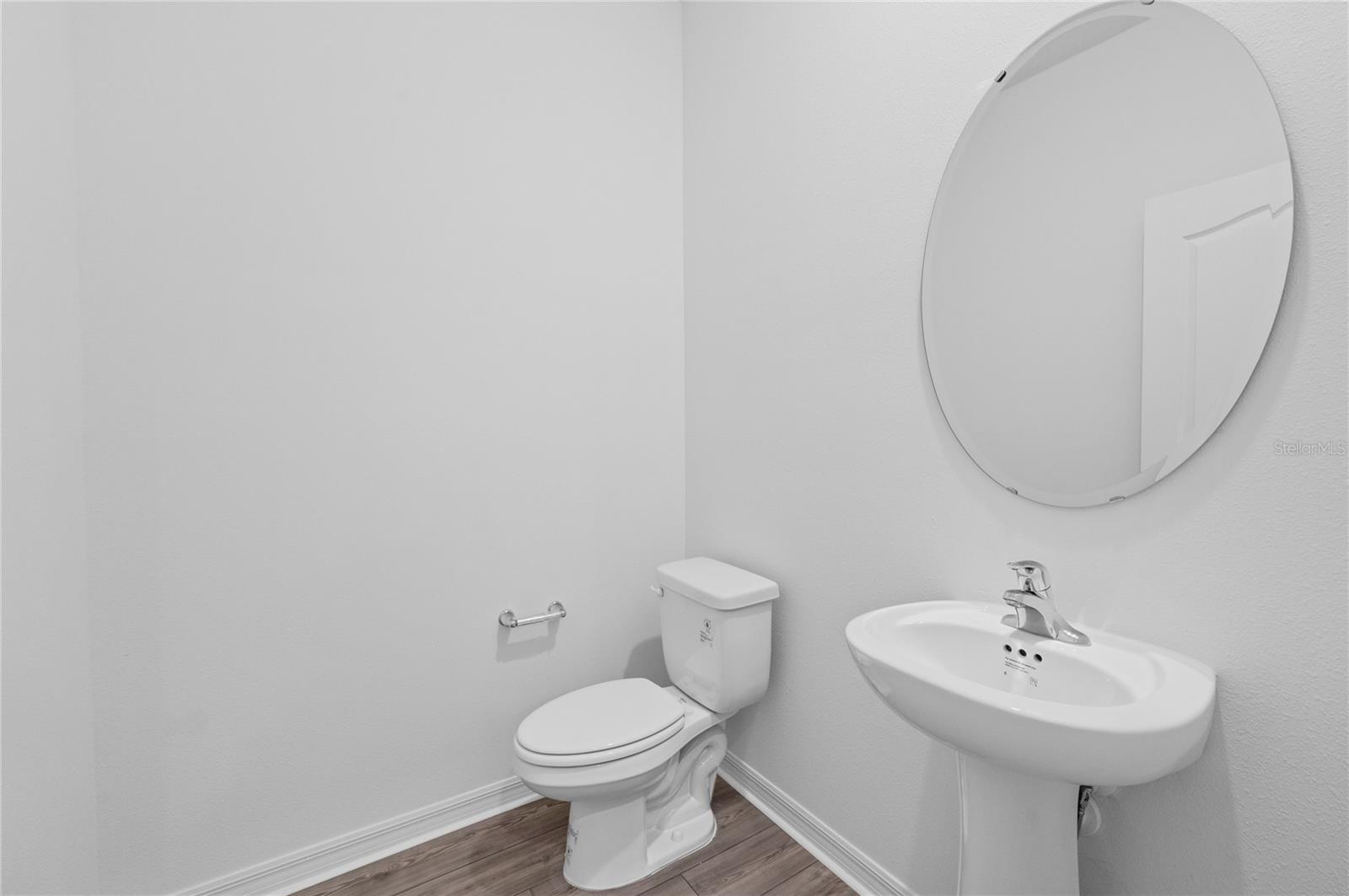 560 Bay Leaf Dr Property Photo 7