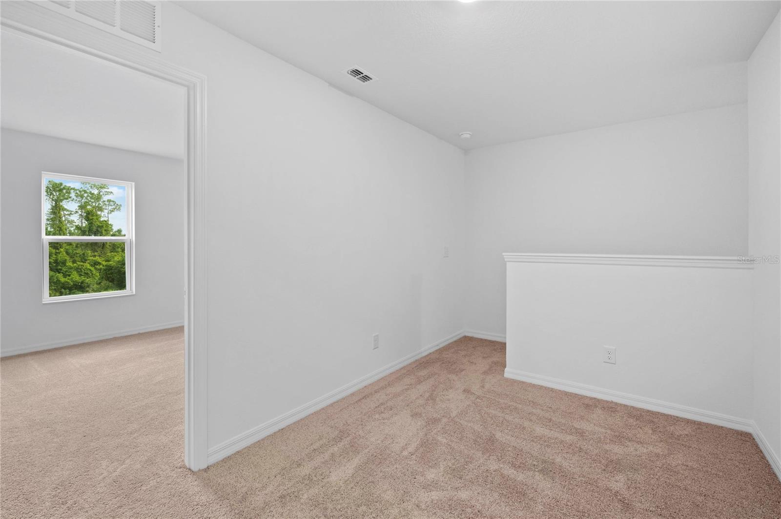 560 Bay Leaf Dr Property Photo 13